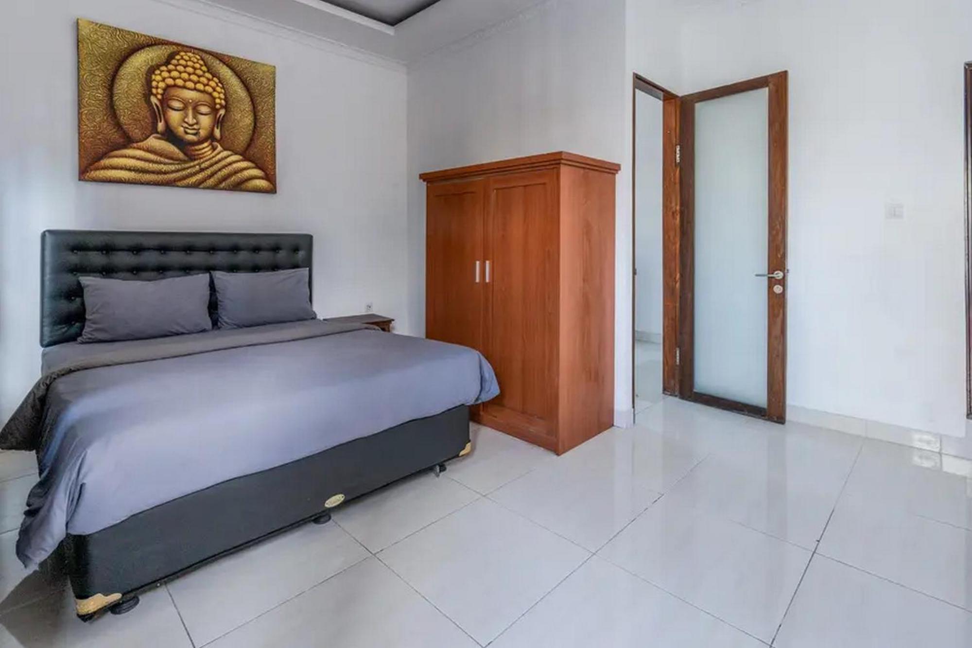 Ceria Guesthouse Seminyak Mitra Reddoorz Exterior foto