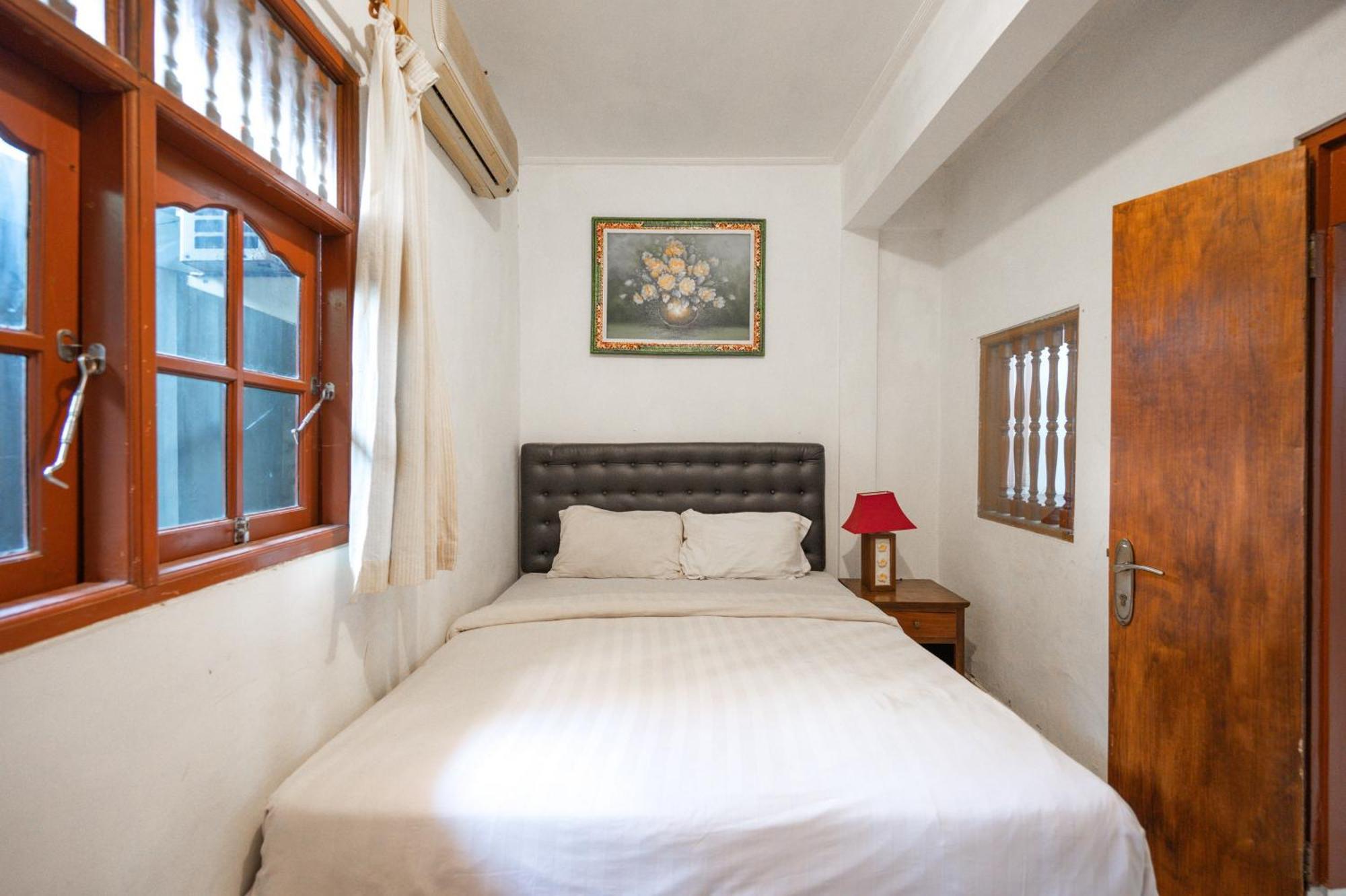 Ceria Guesthouse Seminyak Mitra Reddoorz Exterior foto