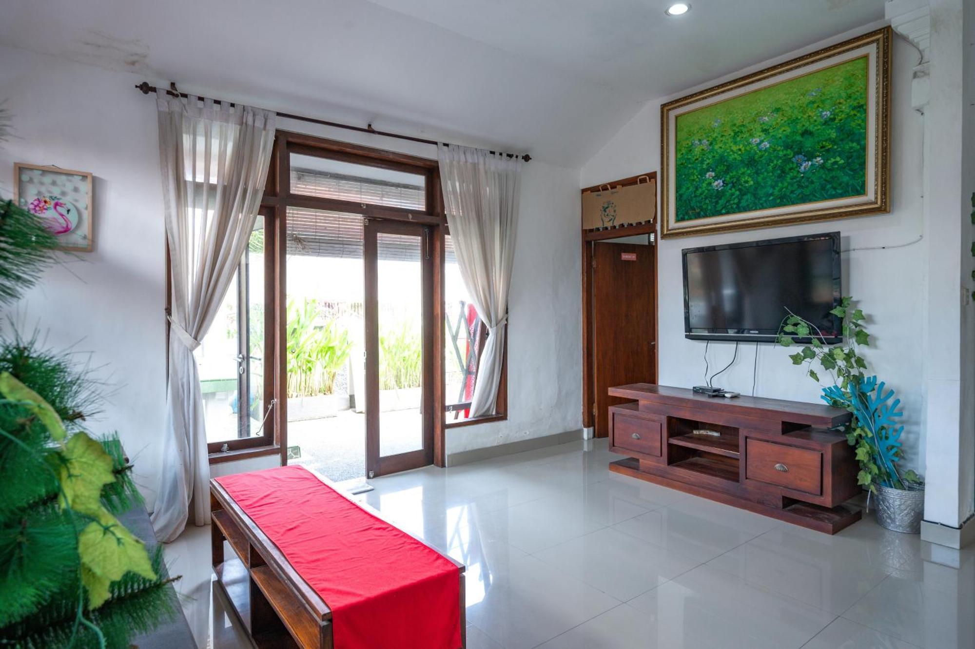 Ceria Guesthouse Seminyak Mitra Reddoorz Exterior foto