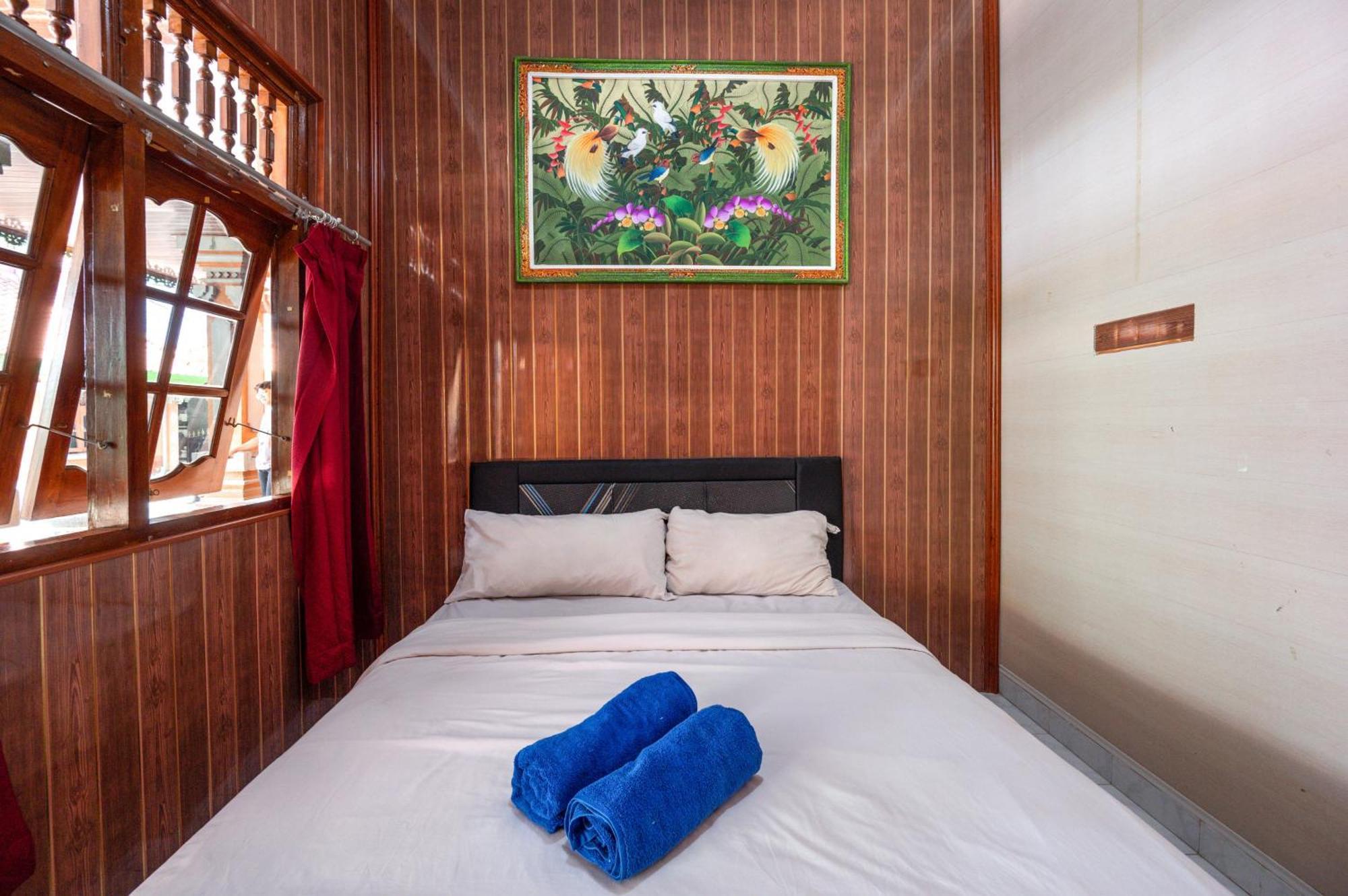 Ceria Guesthouse Seminyak Mitra Reddoorz Exterior foto