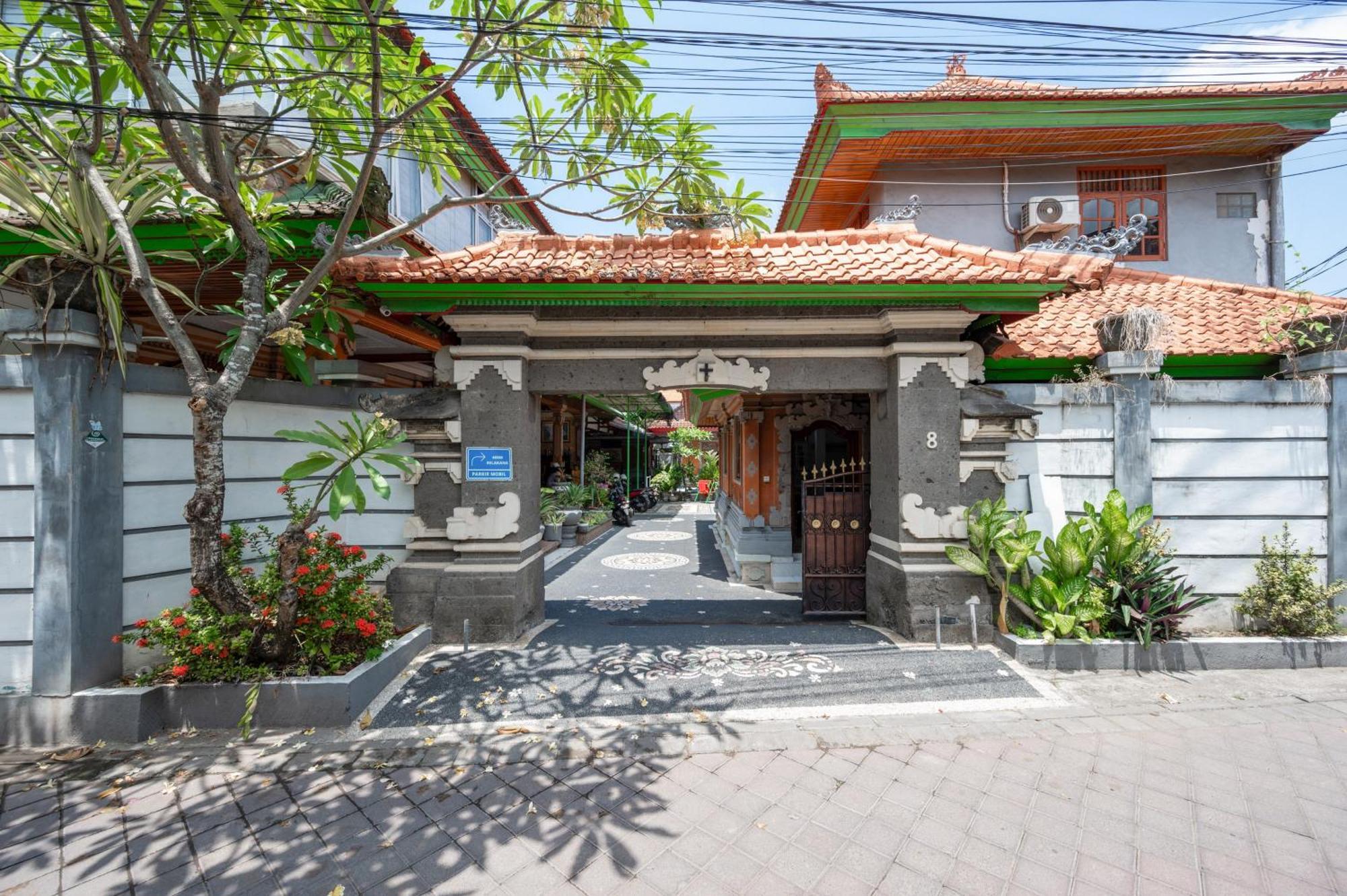 Ceria Guesthouse Seminyak Mitra Reddoorz Exterior foto
