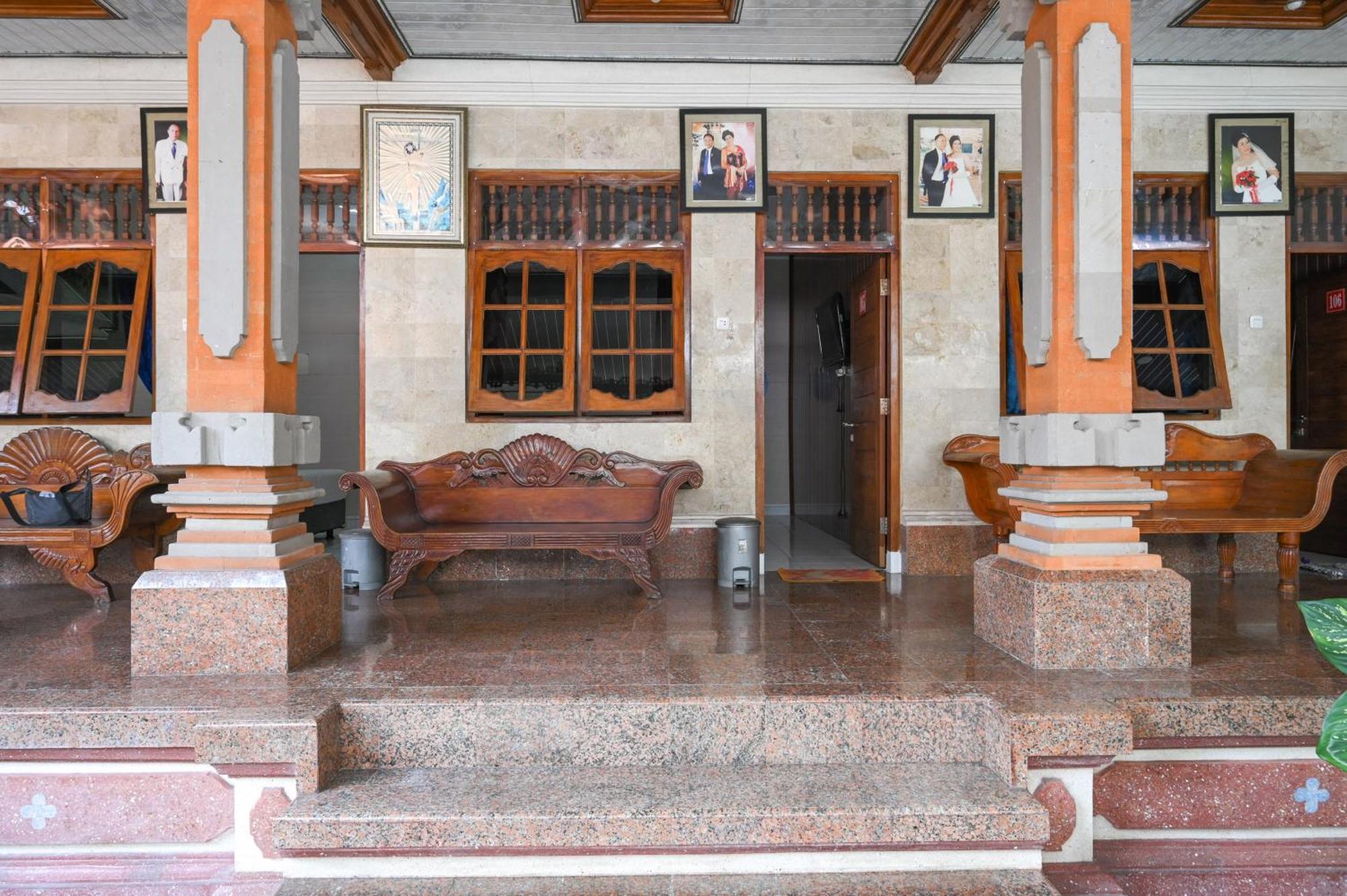Ceria Guesthouse Seminyak Mitra Reddoorz Exterior foto