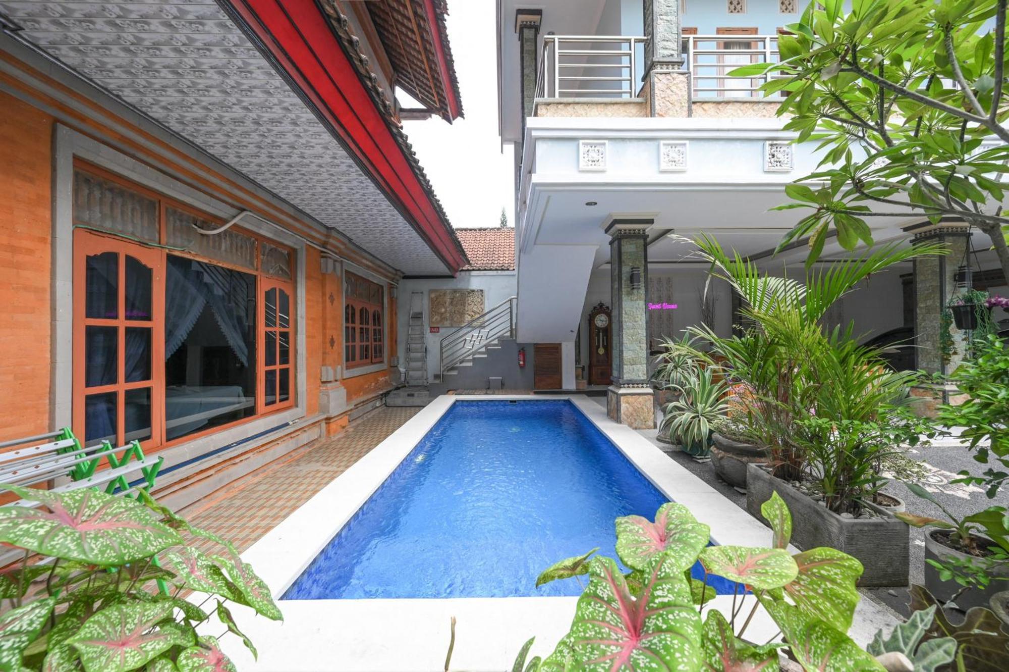Ceria Guesthouse Seminyak Mitra Reddoorz Exterior foto