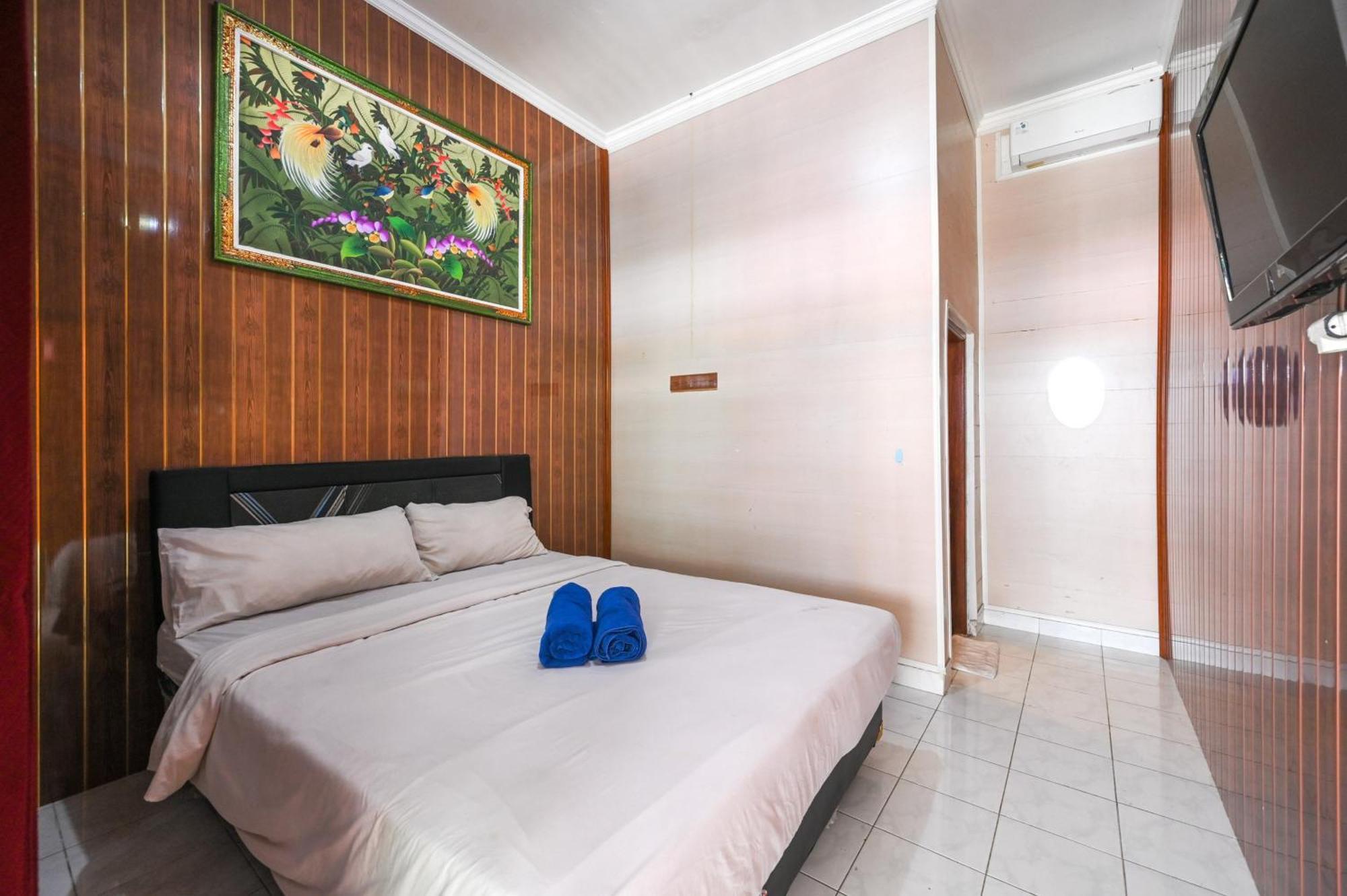 Ceria Guesthouse Seminyak Mitra Reddoorz Exterior foto
