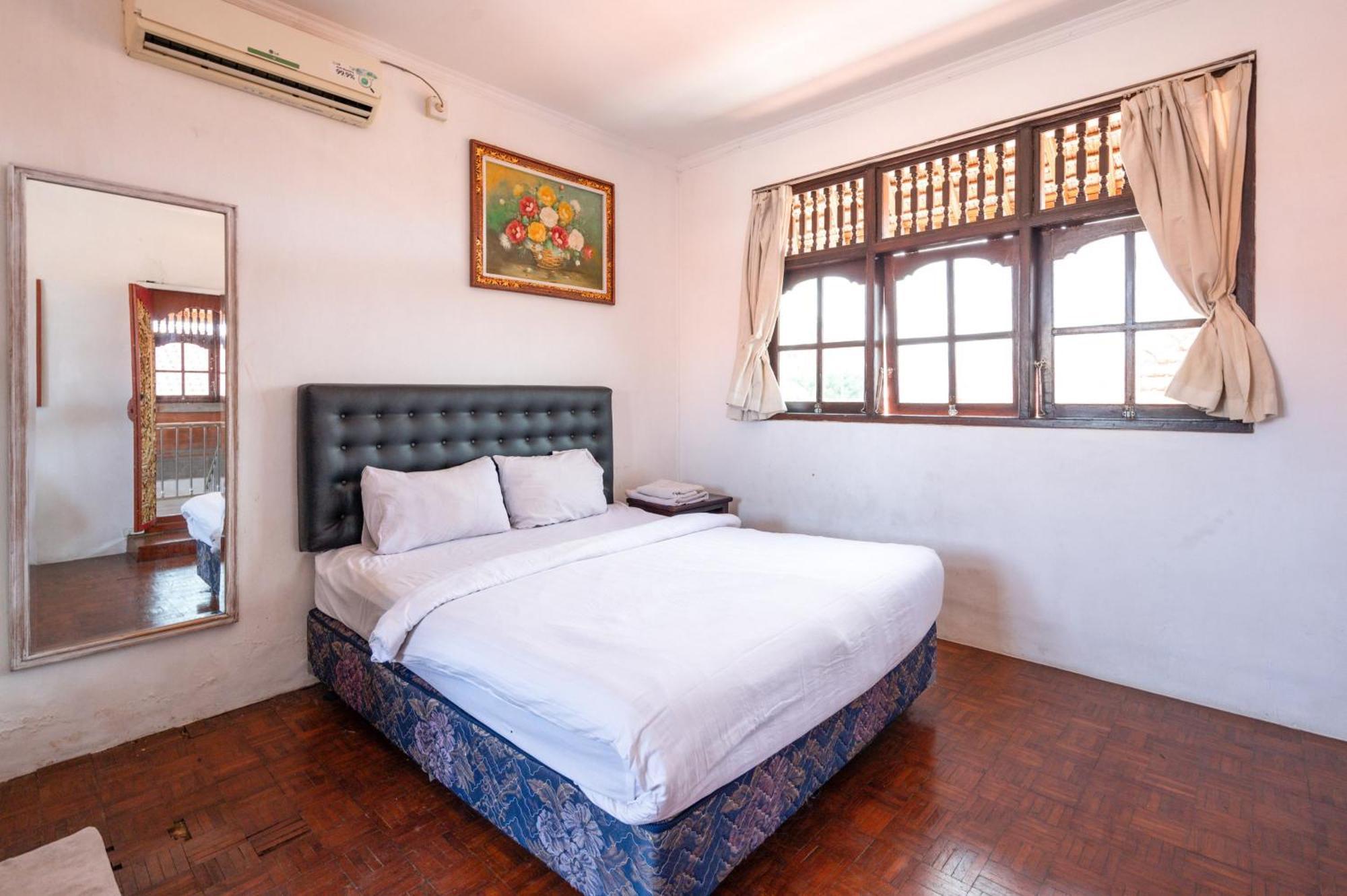 Ceria Guesthouse Seminyak Mitra Reddoorz Exterior foto