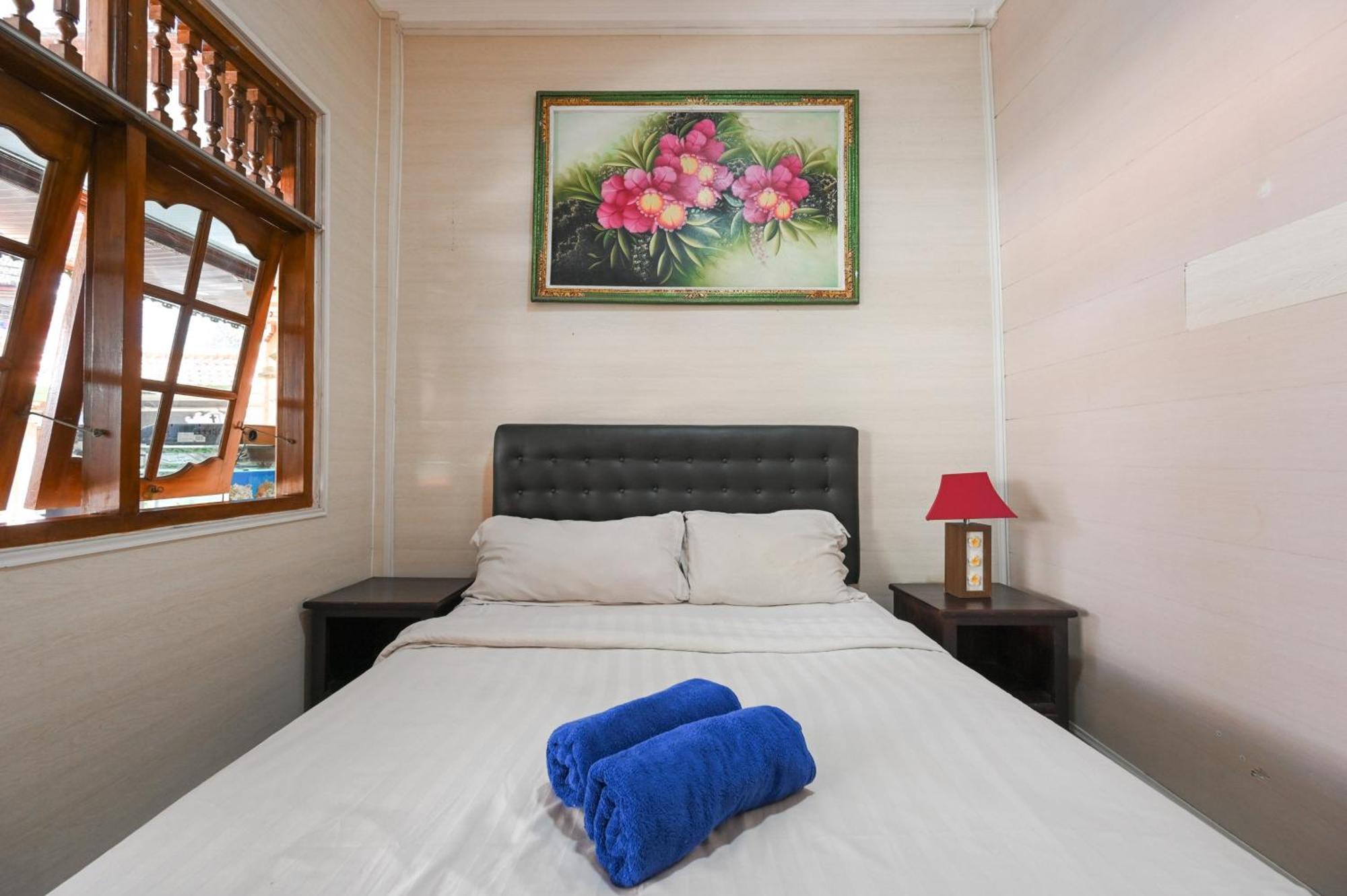 Ceria Guesthouse Seminyak Mitra Reddoorz Exterior foto