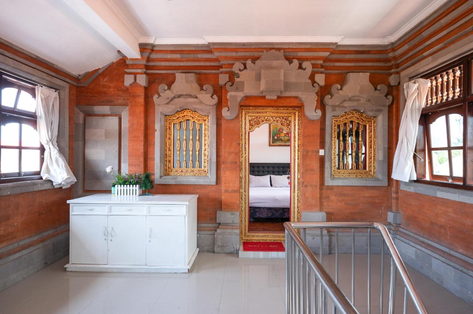 Ceria Guesthouse Seminyak Mitra Reddoorz Exterior foto