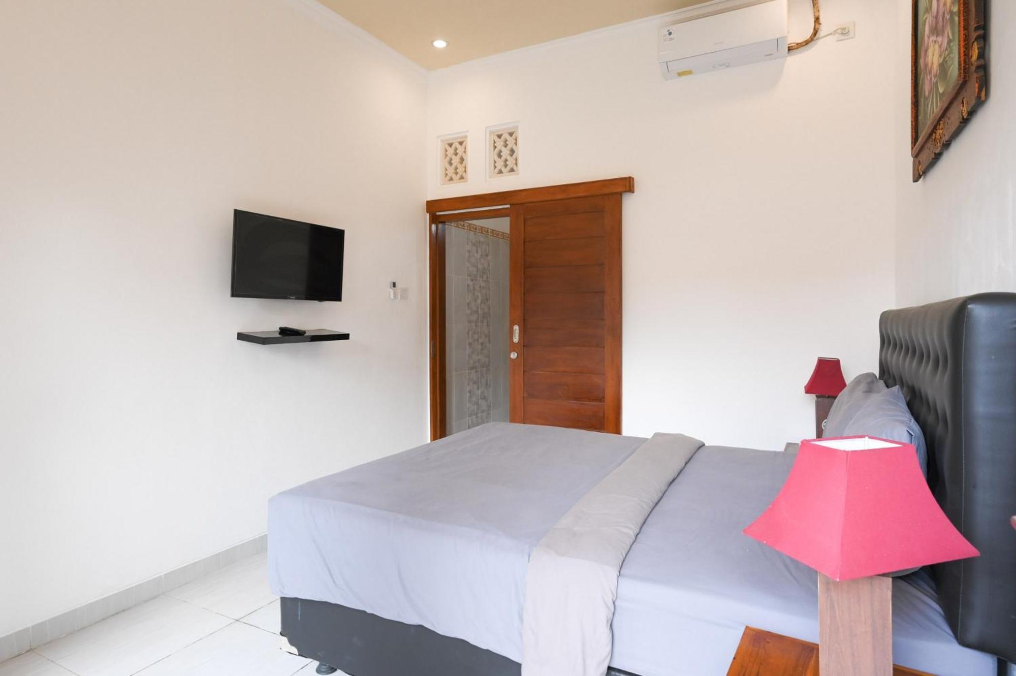 Ceria Guesthouse Seminyak Mitra Reddoorz Exterior foto