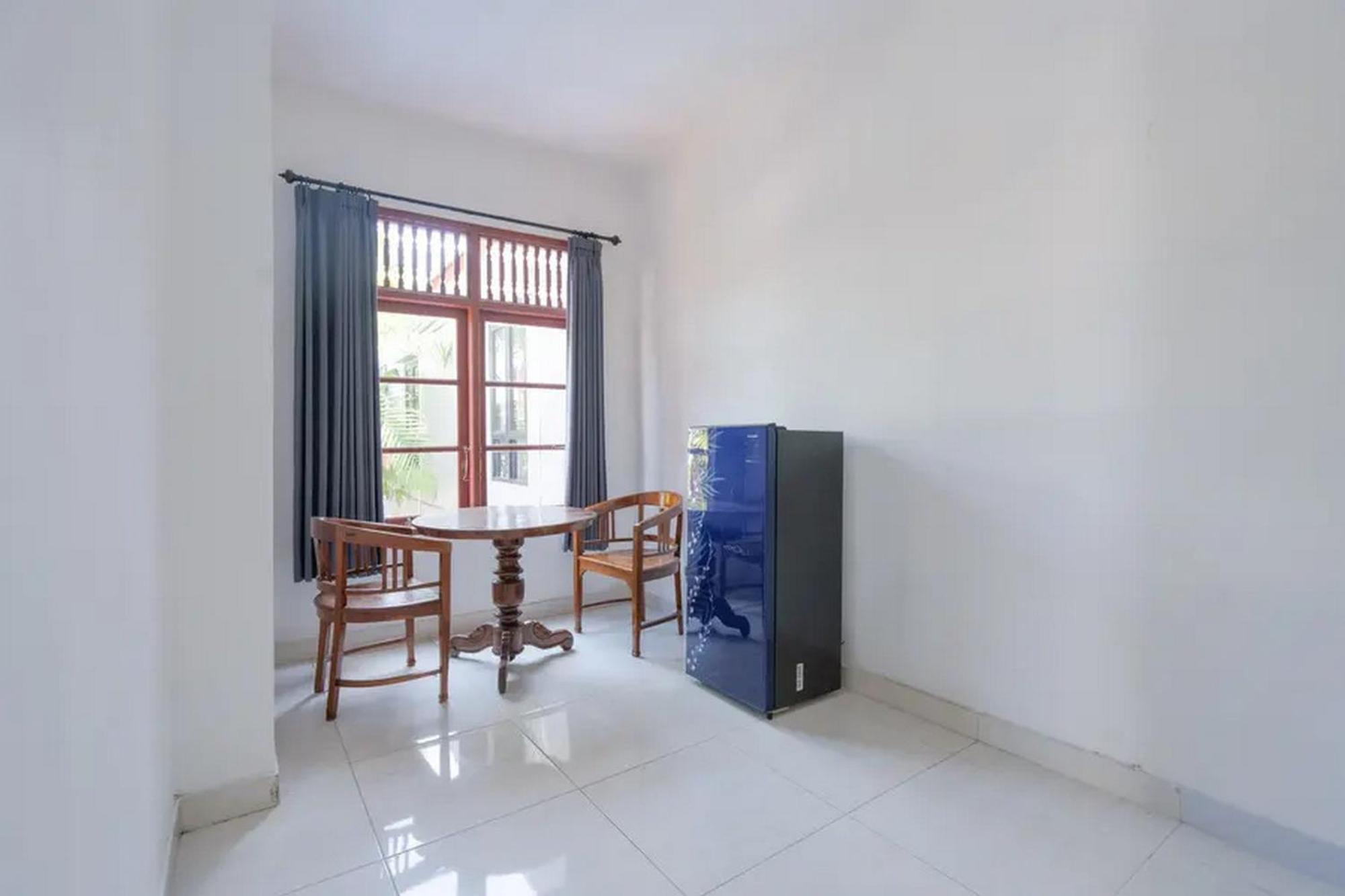 Ceria Guesthouse Seminyak Mitra Reddoorz Exterior foto